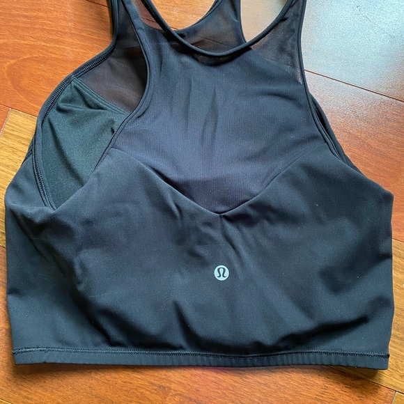 Lululemon black crop top Sz 8 - Picture 3 of 8
